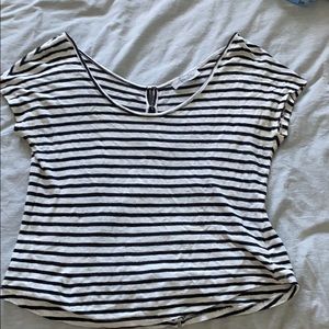 Stripped shirt with bow details on back
